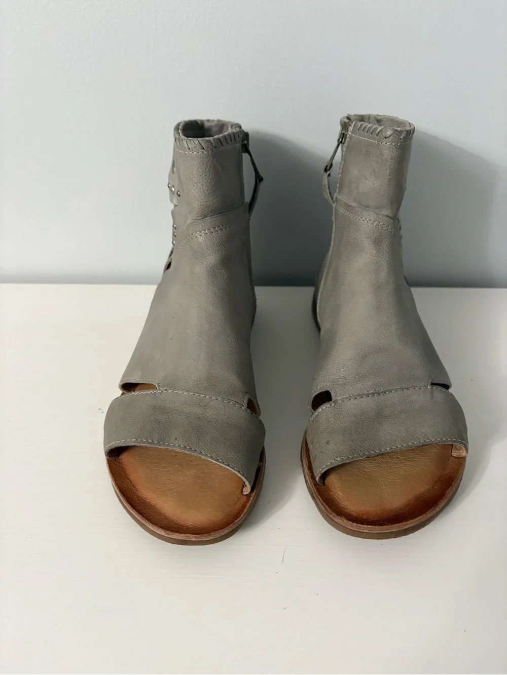 Miz Mooz Fletcher Glacier Grey Studded Boho Leather Flat Gladiator Sandals 38